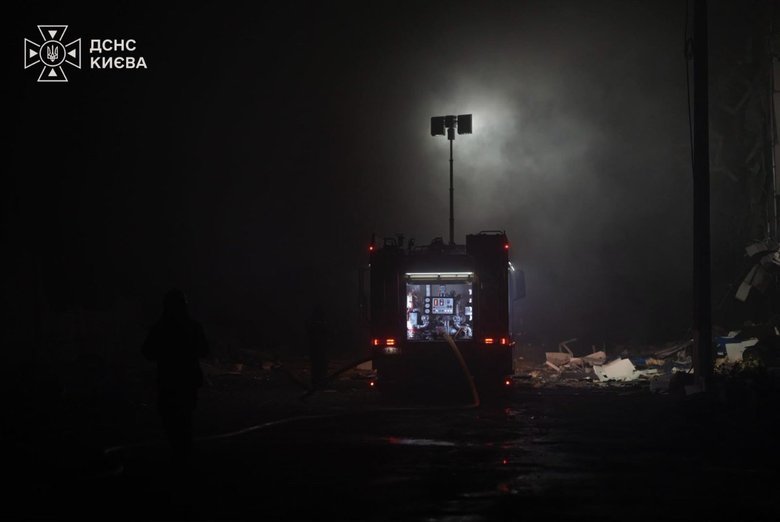 Наслідки обстрілу Києва від ДСНС
