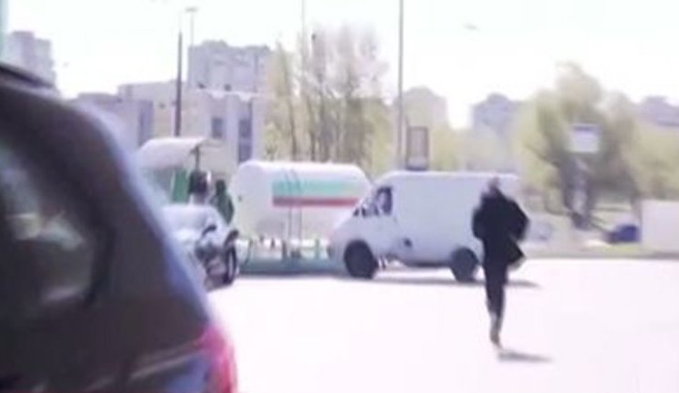 "Іване, ви дійсно вважаєте, що між Україною і Росією дружба?", - співак Іван Дорн тікає від українських журналістів після скандального інтерв'ю російським ЗМІ. ВIДЕО