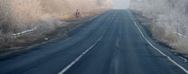 Бронежилет не дає притиснутися до землі щільніше, відчуття безпорадності: Приїхав, бл...дь, фотограф! Познімати це Дебальцеве! Отче наш..., - розповідь військового фотографа Анатолія Степанова 16