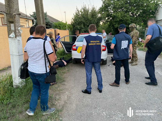 Суд в Мариуполе вынесет приговор банде экс-полицейских: вымогали деньги от наркозависимых, сбывали психотропы 04