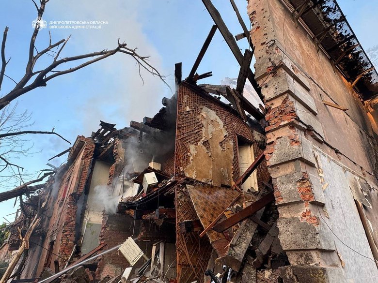 Russia attacked Dnipro: a fire broke out following the strike