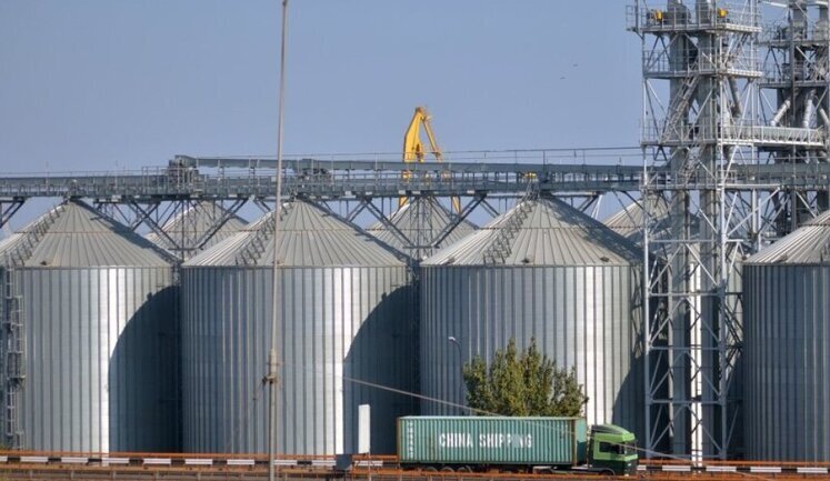 Чому Україна повинна експортувати зерно, щоб уникнути голоду