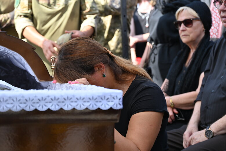 Із полковником, депутатом Київради від ЄС Сергієм Ільницьким (Сокіл), який загинув у бою проти рашистів у лавах піхоти 28 ОМБр, попрощалися в Києві 58