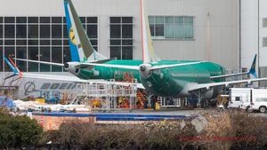 Boeing завершил сборку первого 737 MAX для Украины. ФОТО