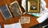 Контрабандист пытался вывезти в страны СНГ старинные иконы, деньги и книги, датированные XVIII-XIХ веком, - СБУ. ФОТО