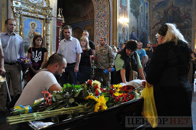 Із воїном Донбасу Андрієм Івановим, який стріляв по Беркуту 20 лютого на Майдані, попрощалися в Києві 23