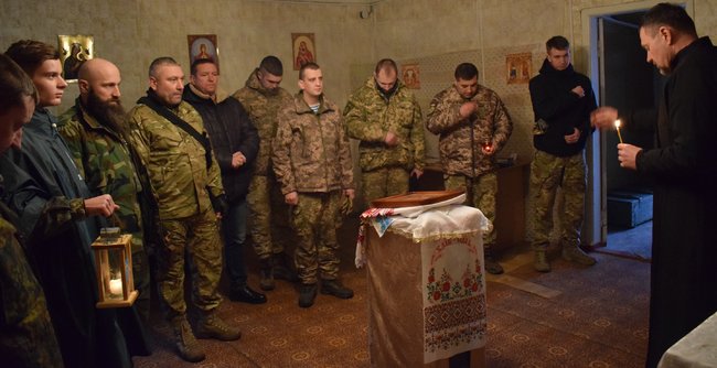 Пластуни привезли Вифлеємський вогонь у зону проведення АТО 01