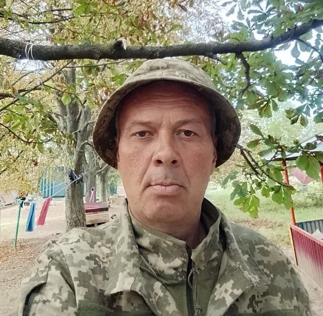 загиблий воїн Леонід Бондар