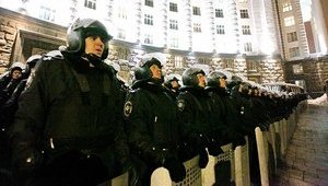 Шуляк приказал снайперам стрелять в майдановцев на поражение, если хоть один боец Внутренних войск пошатнется, - Сенченко