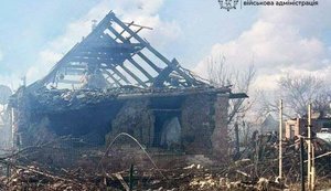 В результате удара FPV-дрона по жилому дому в Лысогорке ранения получила женщина