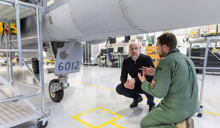 Плануємо локалізувати виробництво літаків Gripen в Україні з 2033 року, - Шмигаль