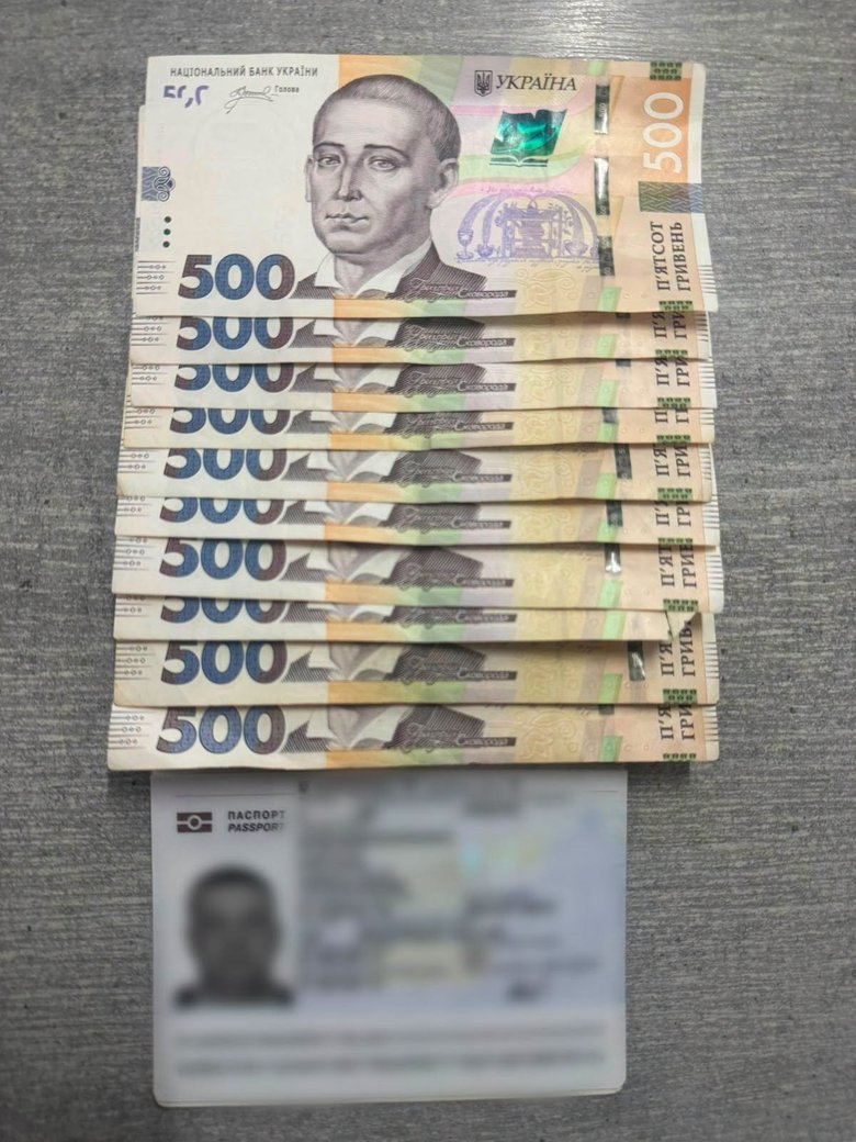 У пункті пропуску "Краківець" чоловік запропонував хабар прикордоннику за незаконний виїзд з України