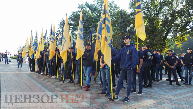 Президент обіцяв, - Нацкорпус пікетує Раду з вимогою спрощення процедури отримання громадянства учасниками АТО 06