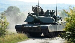 Танки Abrams виводять з поля бою