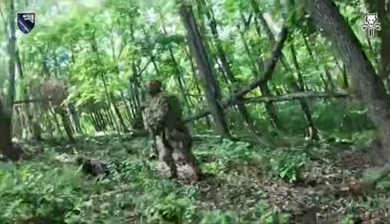 Наліт ССО на позиції ворога: троє полонених росіян та врятоване з зони боїв оленятко. ВIДЕО