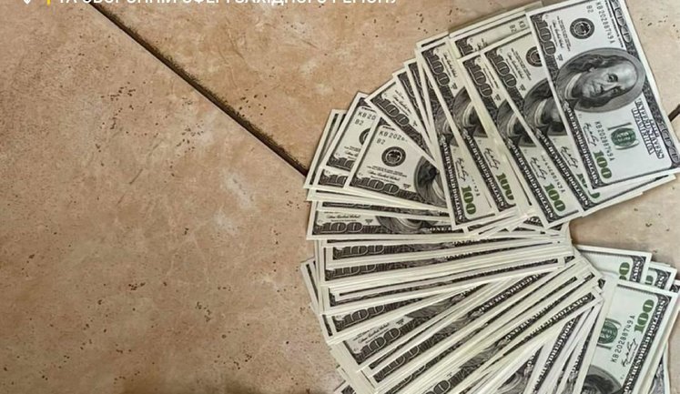 Депутата ОТГ на Закарпатті затримано на одержанні $ 3 тис. хабаря, - Нацполіція. ФОТО