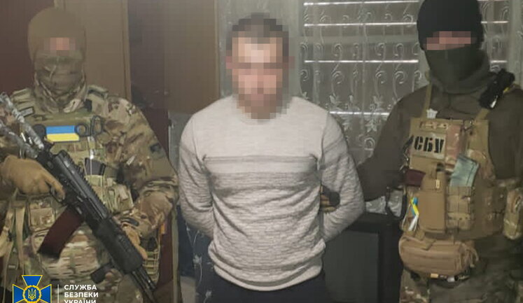 Сбежал с поля боя и "сливал" рашистам позиции ВСУ под Бахмутом: К 16 годам тюрьмы приговорен дезертир, - СБУ. ФОТО