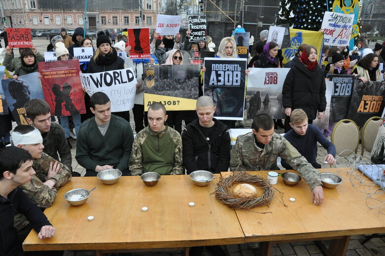 Action AZOV Regiment: Christmas in captivity took place in center of Kyiv 27
