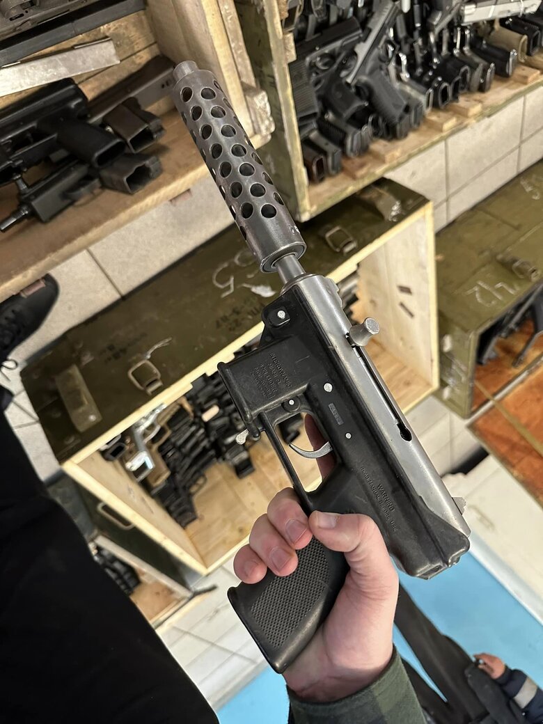 National Police receives 531 confiscated weapons from US 08