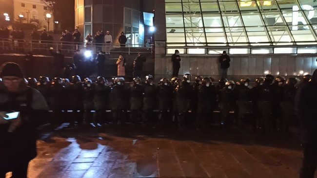 Правоохоронці демонтували більшість наметів ФОПів-протестувальників на Майдані Незалежності (оновлено) 03