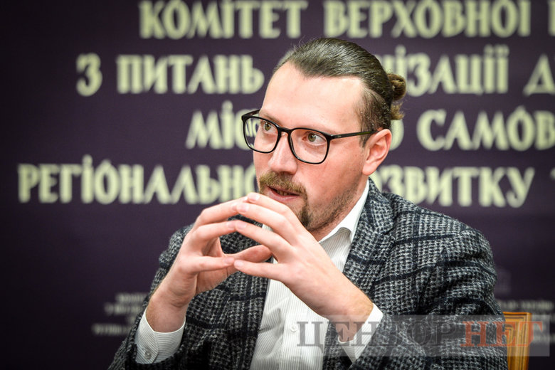 Слуга народу Віталій Безгін: В Україні є традиція, що, давайте, жоден парламент не буде досиджувати до кінця свій строк. Я не думаю, що це той випадок 04