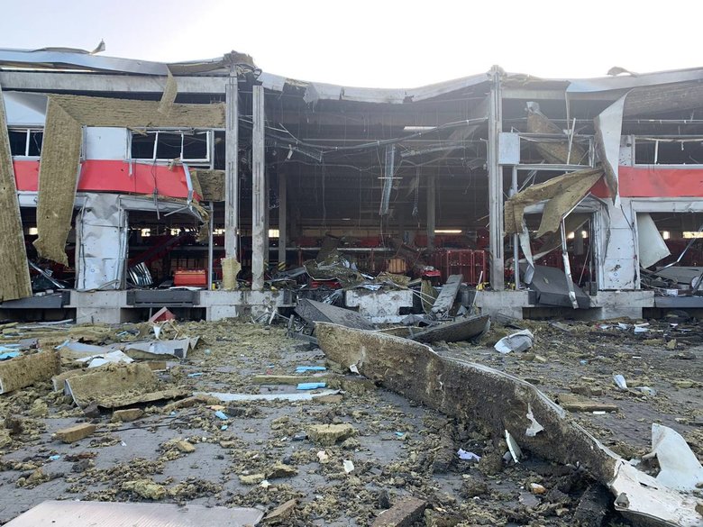 Оккупанты обстреляли почтовое отделение в Николаеве, ранены трое человек, - Ким 05