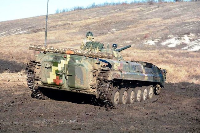 На Луганщине десантники 46-й ОДШБр отработали действия в обороне 02