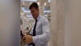 "Колю, ти хворий чи ідіот?" - "слуги народу" Тищенко і Куницький побилися в їдальні Верховної Ради. ВIДЕО