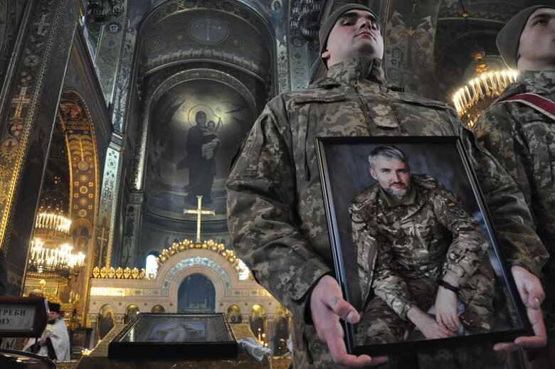 Із українським захисником та одним із розробників гри S.T.A.L.K.E.R Володимиром Єжовим, який загинув у боях під Бахмутом, попрощалися в Києві 04