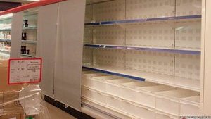 В супермаркетах Крыма из продажи исчезли некоторые продукты. Пустые полки прикрывают занавесками, - "Крым.Реалии". ФОТО
