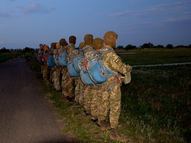 Sea Breeze 2018: marines accomplish night airdrop training mission 01