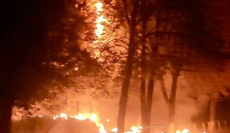 Враг атакует беспилотниками: в Черкассах и Полтаве прогремели взрывы, в Запорожье загорелось админздание и учебное заведение. ФОТО (обновлено)