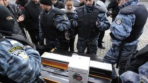 У голодающих чернобыльцев милиция отобрала обогреватели и туалет. ФОТО