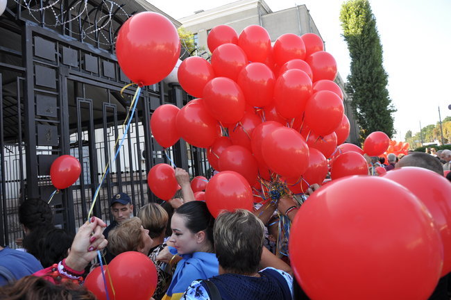 Ilovaisk tragedy anniversary: relatives of fallen servicemen picketing Russian embassy in Kyiv 37