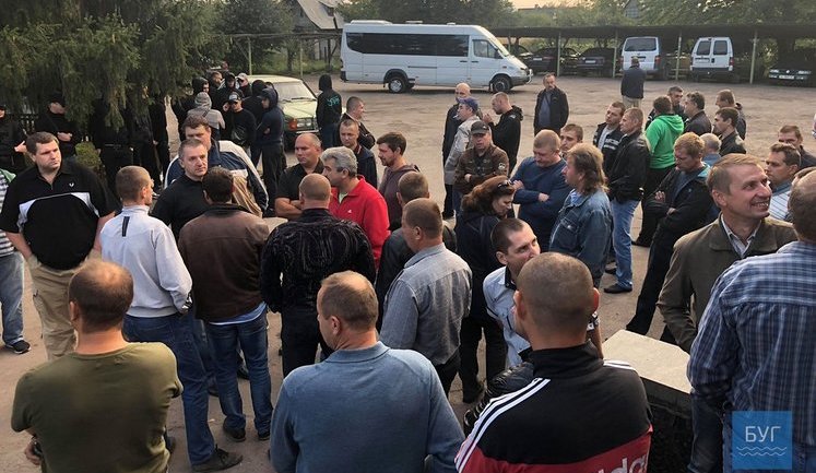 На шахту "Нововолынская" приехали неизвестные
