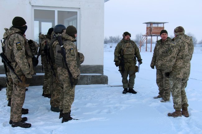 British instructors train 72nd Brigade soldiers under Orbital program 05