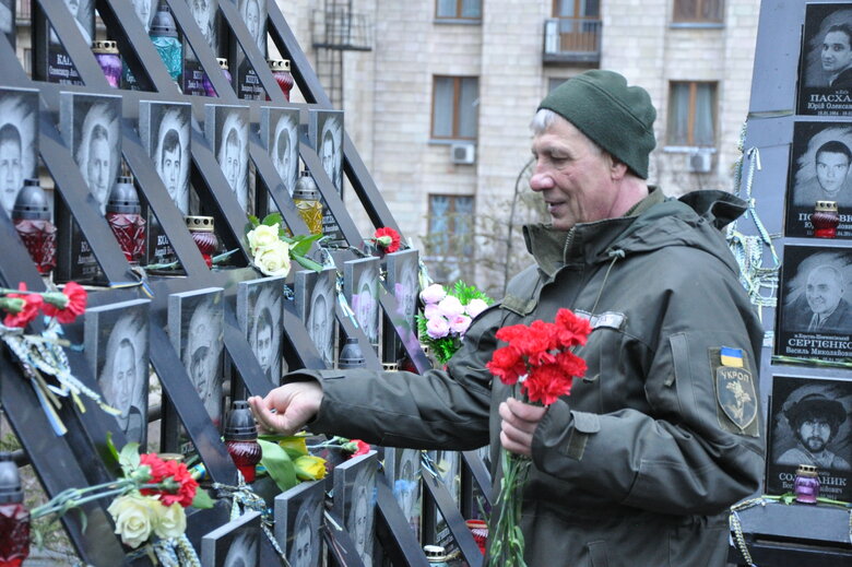 Пам’ятаємо!: у Києві вшанували подвиг Героїв Небесної Сотні 51