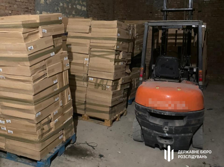 Контрабандную партию сигарет на 27 млн грн готовили к отправке в Венгрию. Проверяется причастность чиновников Одесской таможни, - ГБР 09