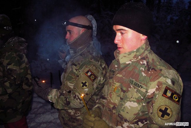 Військові ЗСУ і НАТО в складних кліматичних умовах підкорили Говерлу 05