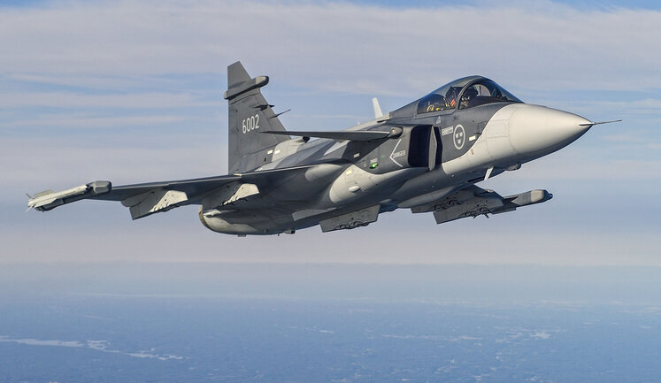 Украине нужны истребители Gripen от Швеции, - посол Плахотнюк