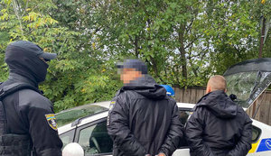Двоє поліцейських у Прилуках щоранку вимагали по $300-500 хабаря з нетверезих водіїв, а потім займалися особистими справами, - прокуратура. ФОТОрепортаж