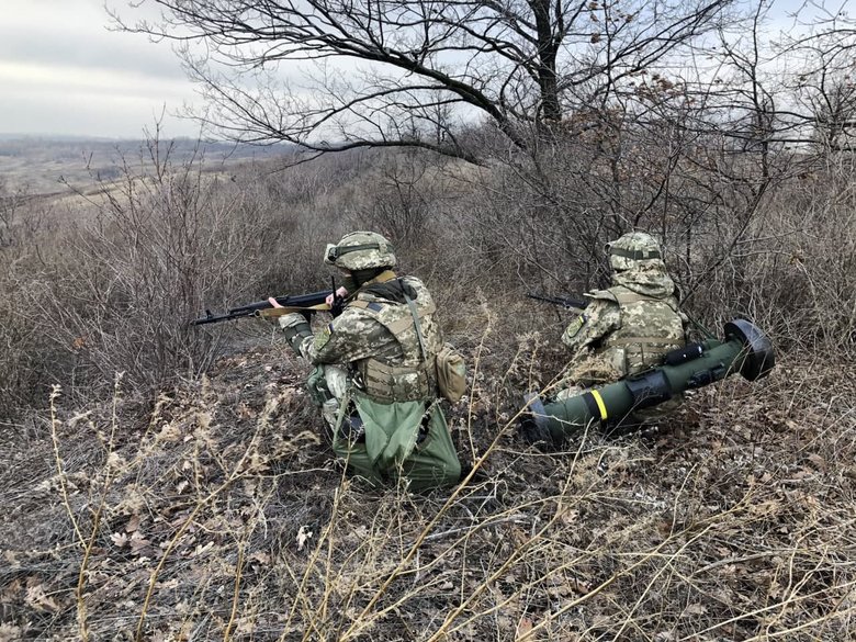 Против российских танков украинский ПТРК Cтугна-П не менее опасен, чем Javelin, но значительно дешевле, - Forbes 02