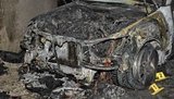 Lexus адвоката Насірова Петруненка підпалили в Києві. ФОТО