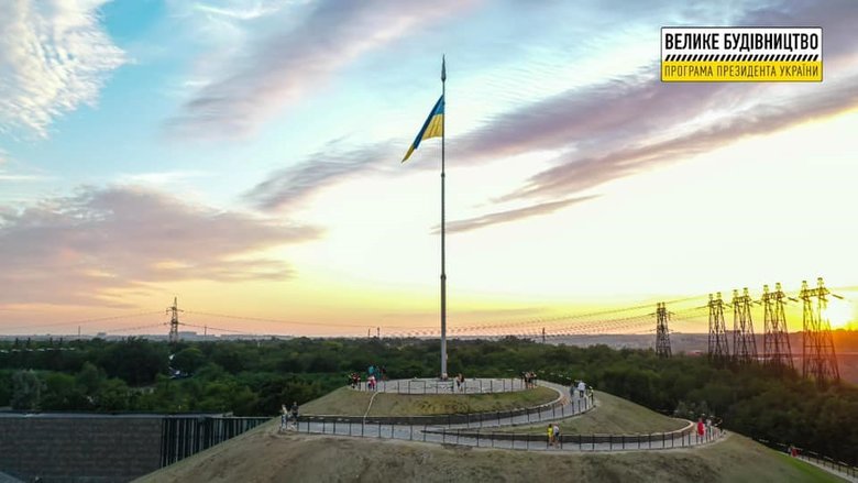 На Хортице запустили уникальное лазерное шоу 02