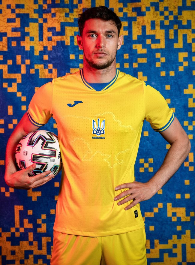 Слава Україні!: представлено форму збірної на Євро-2020 02