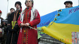 Українські казначеї розгорнули в центрі Києва найдовший прапор України. ВІДЕО+ФОТОрепортаж