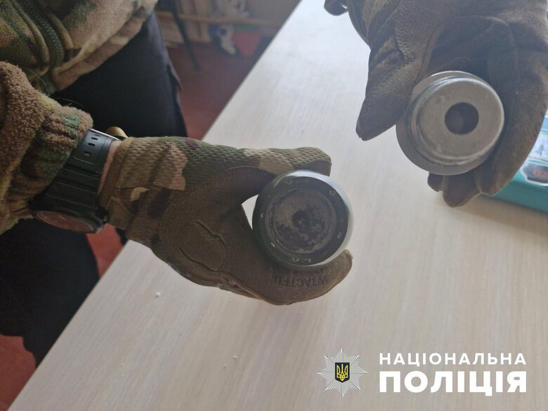 Правоохоронці вилучили міну, яку школяр приніс до закладу освіти
