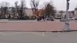 Поліція встановила хулігана, який у центрі Києва перевернув єврейську ханукію. ВIДЕО
