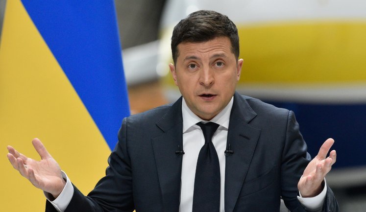 Рік бика для Зеленського: бикування дружочків, два плювки у бік США та дороги в блекаут