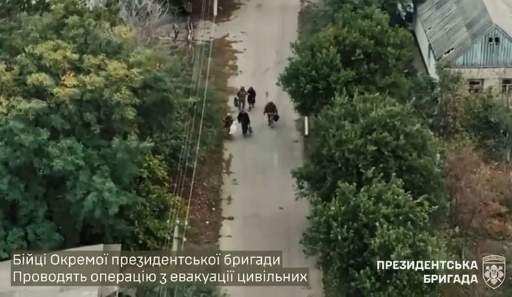 Commander personally led grandmother and grandson to safety: rescue of civilians from frontline village. VIDEO